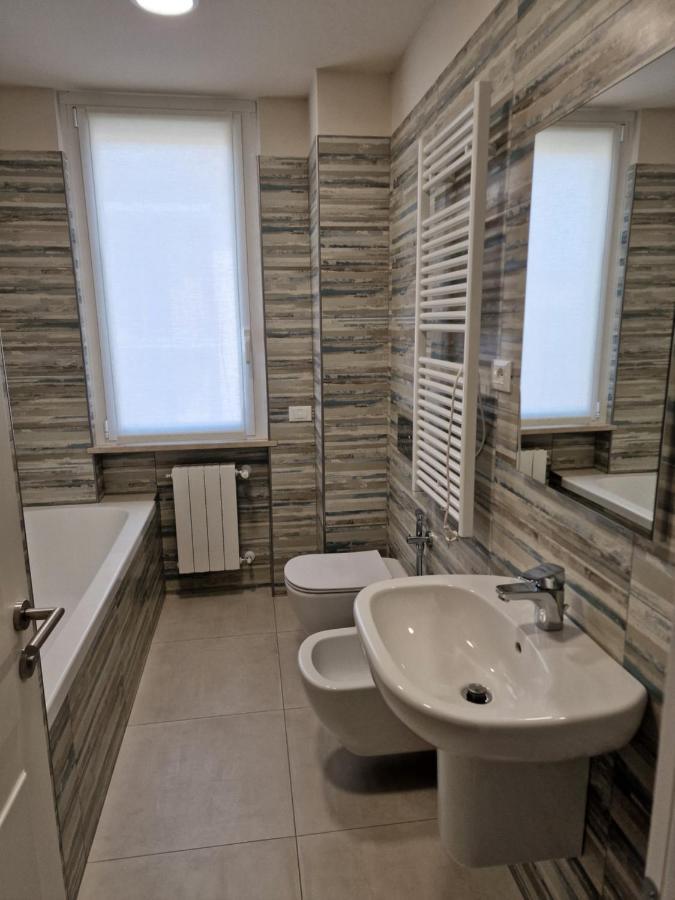 B&B A Due Passi Dal Lago Adro エクステリア 写真