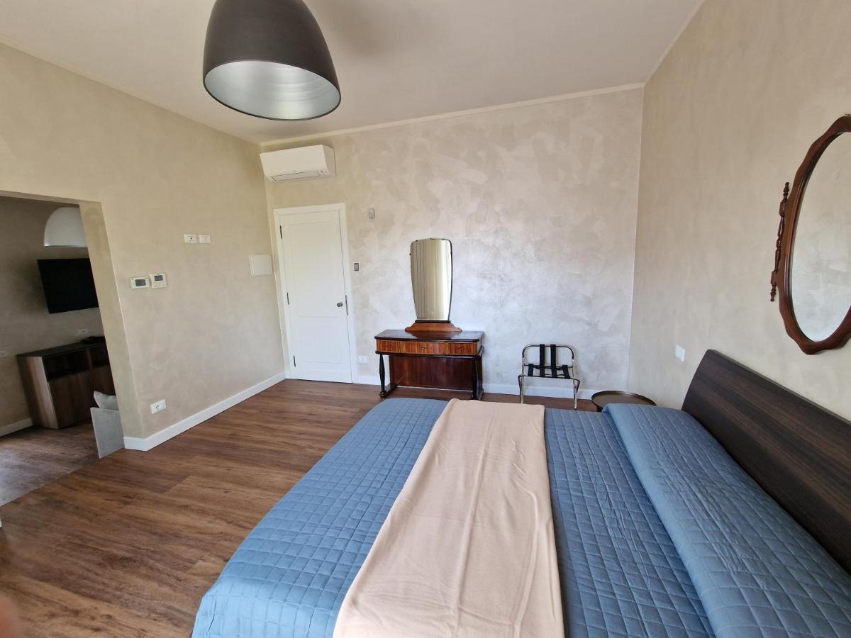 B&B A Due Passi Dal Lago Adro エクステリア 写真